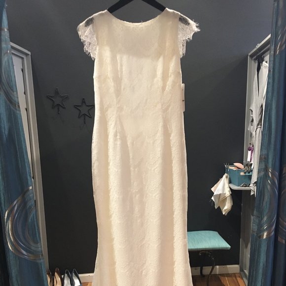 Daughters of Simone Wedding Dress - Picture 5 of 6